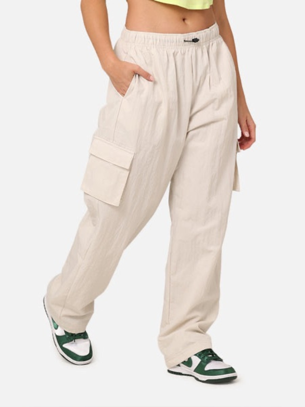 NWOT Nike Sportswear Essential High-Rise Woven Cargo Pants, Small